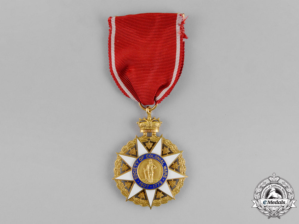 united_states._a_society_of_the_colonial_wars_membership_badge_in_gold,_c.1900_dsc_9268