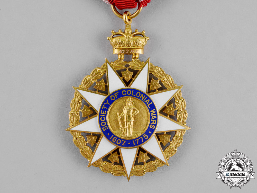 united_states._a_society_of_the_colonial_wars_membership_badge_in_gold,_c.1900_dsc_9270