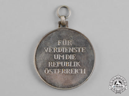 austria,_first_republic._a_merit_medal,_large_version,_c.1932_dsc_9364_1_1_1_1_1_1_1_1_1