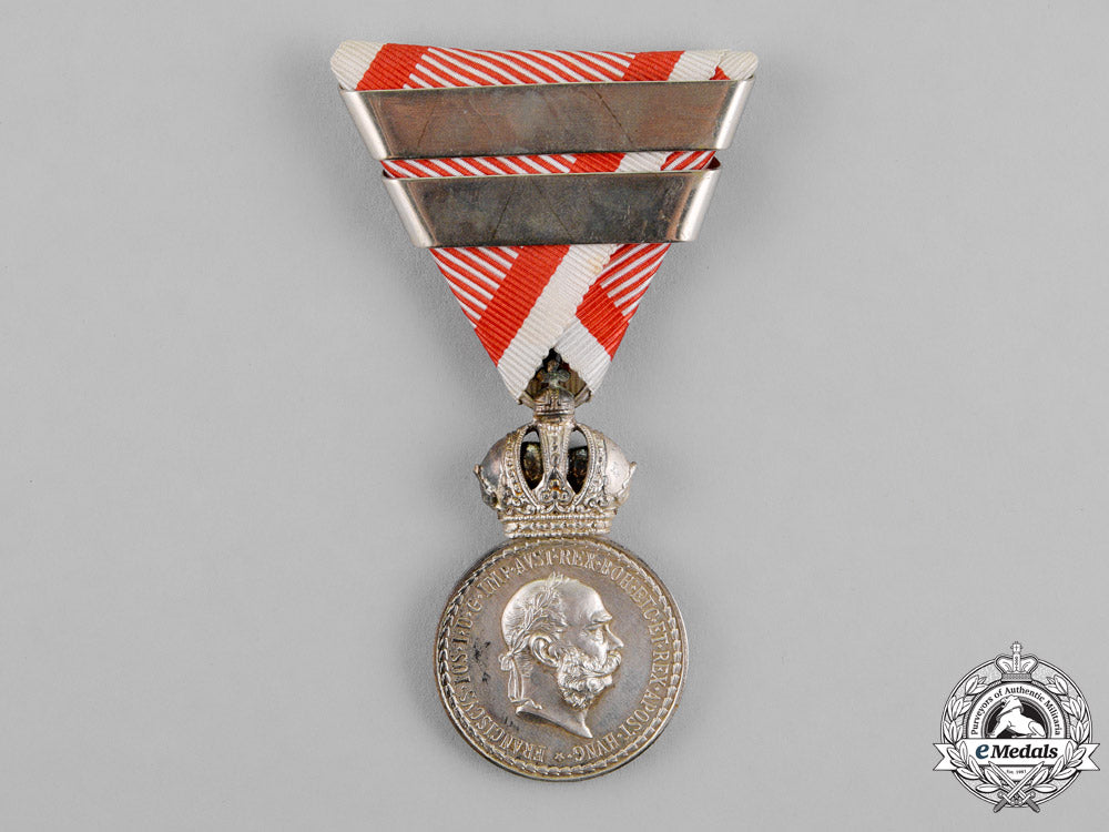 austria,_imperial._a_silver_military_merit_medal,_solid_silver,_third_award,_c.1917_dsc_9413