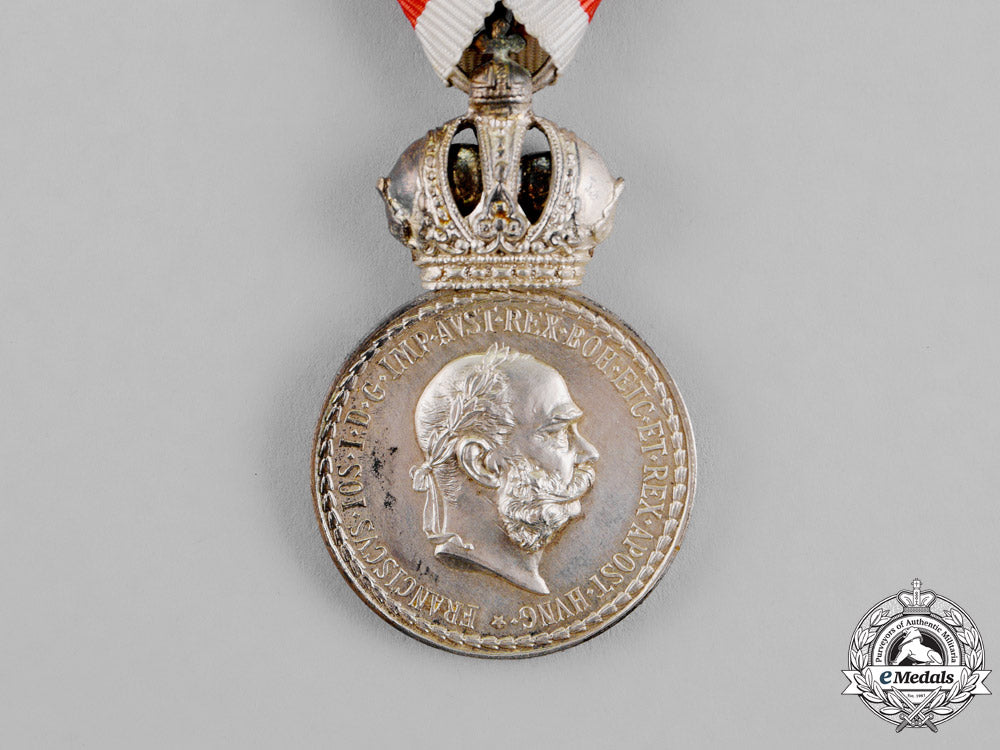 austria,_imperial._a_silver_military_merit_medal,_solid_silver,_third_award,_c.1917_dsc_9416