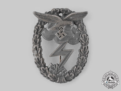 germany,_luftwaffe._a_late-_war_ground_assault_badge_dsc_9822