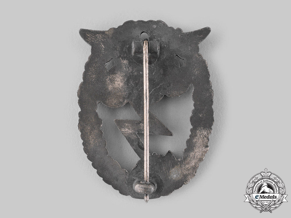 germany,_luftwaffe._a_late-_war_ground_assault_badge_dsc_9824