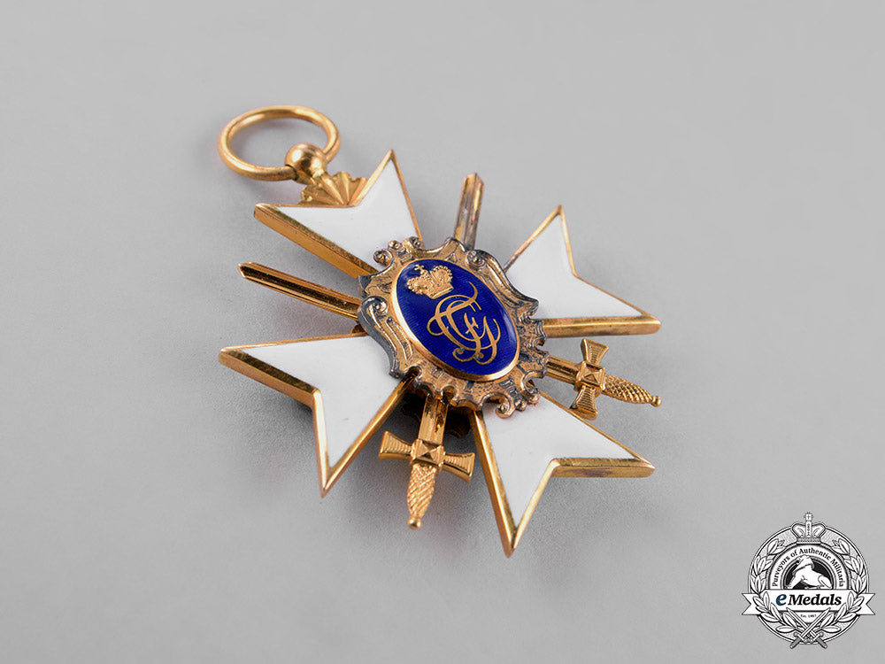 schwarzburg-_sonderhausen._an_honour_cross_in_gold,_second_class_with_swords,_c.1914_dsc_9961