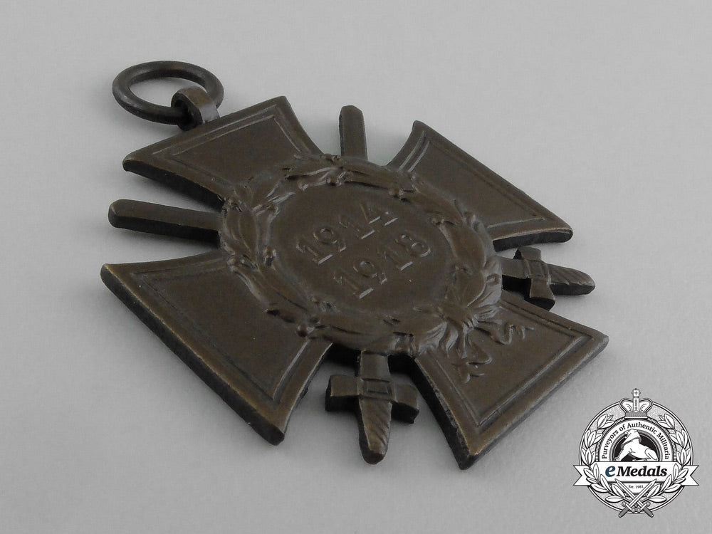germany,_imperial._an_honour_cross_of_the_world_war_with_swords(1914-18),_by_paul_küst_of_berlin_with_case_dscf0153_1