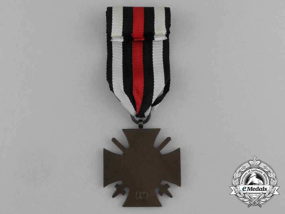 germany,_imperial._an_honour_cross_of_the_world_war_with_swords(1914-18),_by_paul_küst_of_berlin_with_case_dscf0156