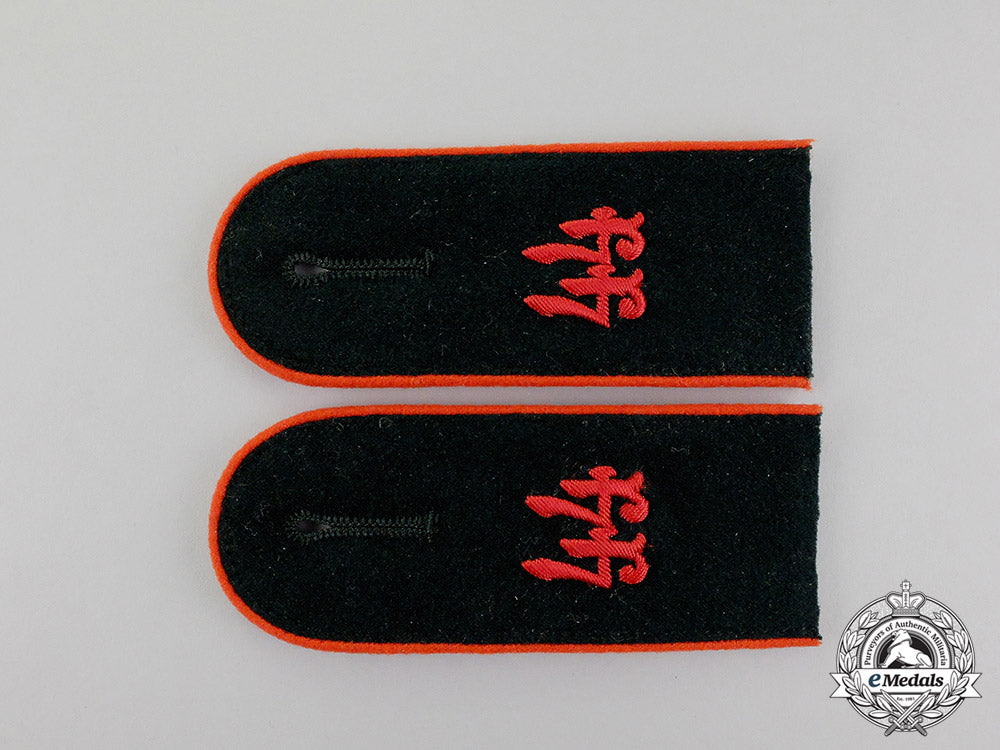 a_mint_matching_pair_fo_wehrmacht44_th_artillery_division_enlisted_man_shoulder_boards_dscf1062