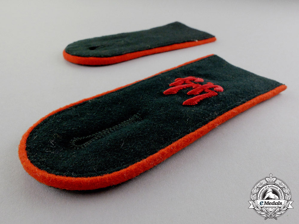 a_mint_matching_pair_fo_wehrmacht44_th_artillery_division_enlisted_man_shoulder_boards_dscf1067