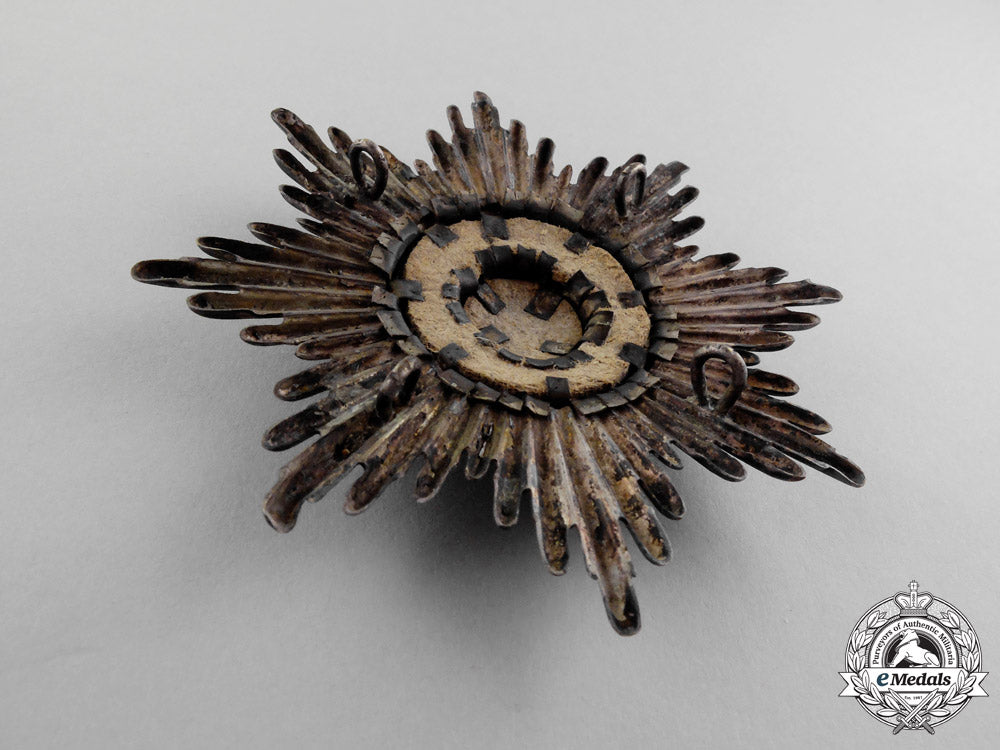 prussia._an_emblem_from_an1895_prussian_guards_officer's_pickelhaube_dscf1196_1