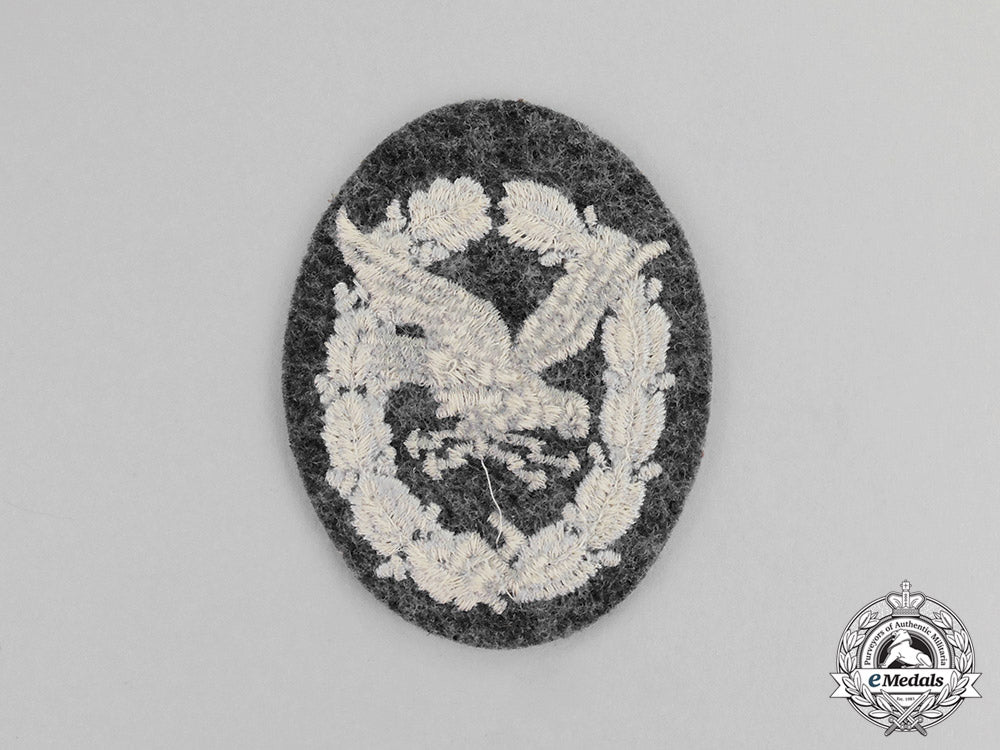 germany._a_mint_and_unissued_luftwaffe_radio_operator&_air_gunner_badge;_cloth_version_dscf1559_1_1