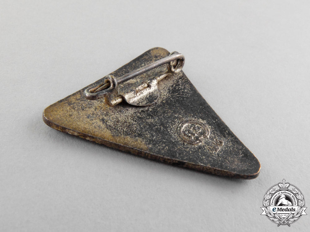 a_second_war_orts_level_national_socialist_women’s_league_membership_badge_by_afred_stubbe_dscf1787