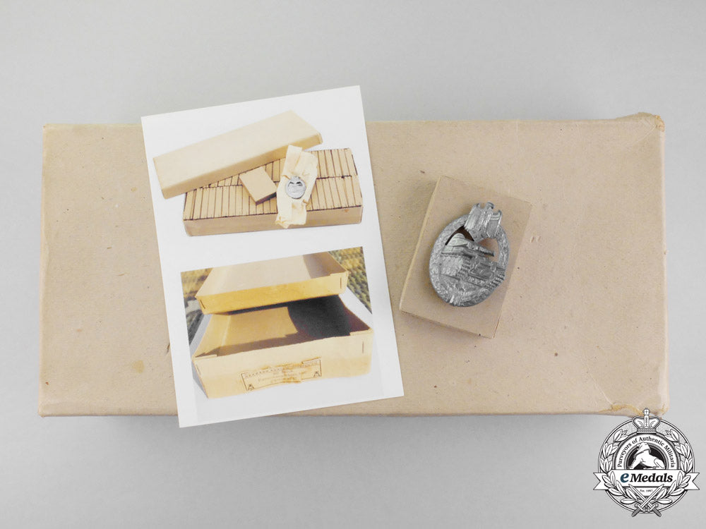 a_mint&_unissued_cased_silver_grade_tank_badge_in_rare_original_shipment_box_dscf2018