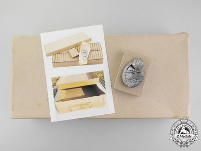 a_mint&_unissued_cased_silver_grade_tank_badge_in_rare_original_shipment_box_dscf2018