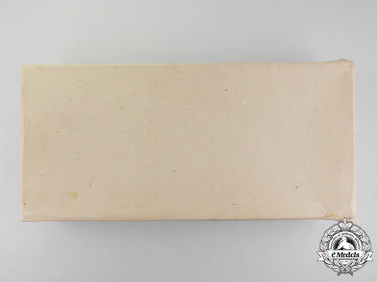 a_mint&_unissued_cased_silver_grade_tank_badge_in_rare_original_shipment_box_dscf2024