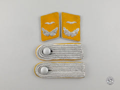 A Set Of Luftwaffe Flight Lieutenant Rank Shoulder Boards & Collar Tabs