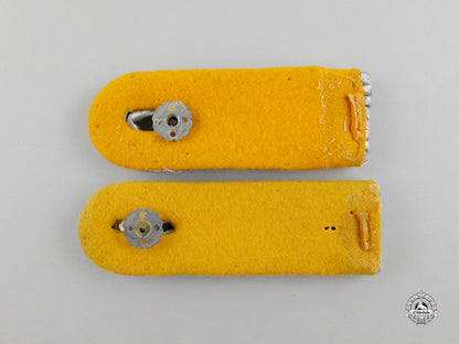 a_set_of_luftwaffe_flight_lieutenant_rank_shoulder_boards&_collar_tabs_dscf2916