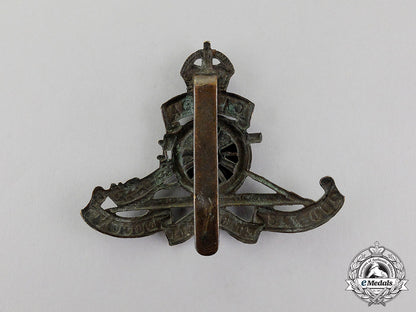 canada._a_first_war_officer's_royal_canadian_garrison_artillery_general_service_cap_badge_with_canada_scroll_dscf4589