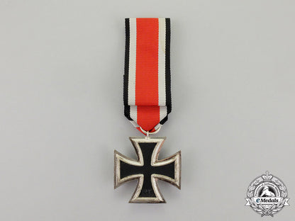 germany._a_mint_iron_cross1939_second_class_in_its_packet_of_issue_dscf5126