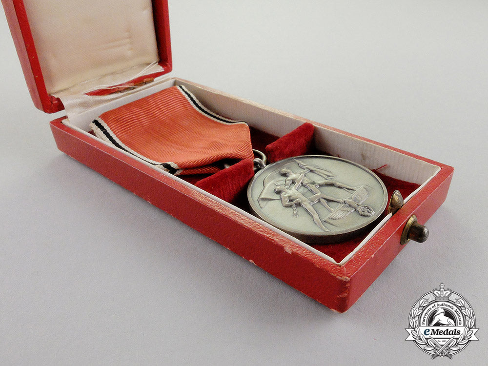 germany,_third_reich._an_austria_anschluss_commemorative_medal_in_its_case_of_issue_dscf5162