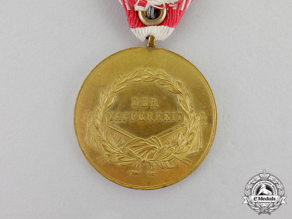 austria,_empire._a_golden_bravery_medal_dscf6160
