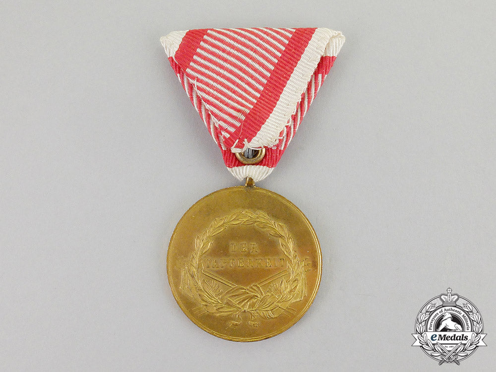 austria,_empire._a_golden_bravery_medal_dscf6161