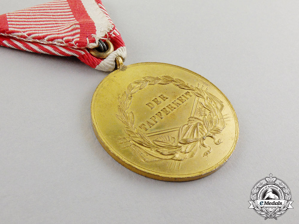 austria,_empire._a_golden_bravery_medal_dscf6163