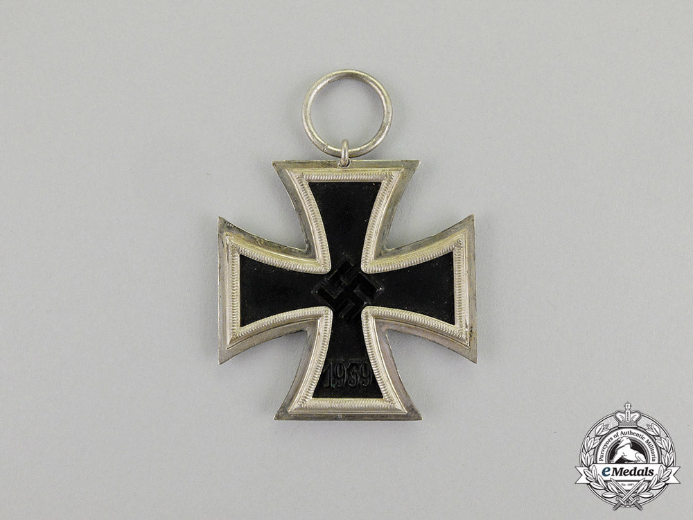 germany._a_mint_and_unissued_iron_cross1939_second_class_dscf7147