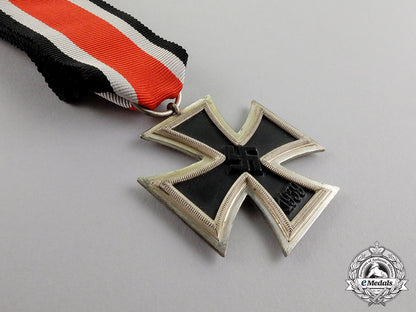 germany._a_mint_and_unissued_iron_cross1939_second_class_dscf7154