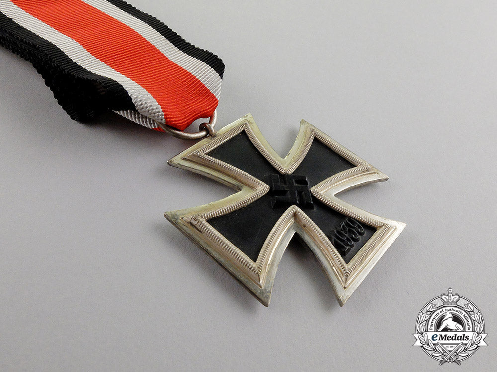 germany._a_mint_and_unissued_iron_cross1939_second_class_dscf7154