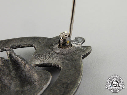 germany._a_silver_grade_tank_badge_by_a.d_schwert_of_stuttgart_dscf7251