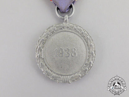 germany._an_air_raid_defence“_luftschutz”_medal;_second_class;_light_version_dscf9748