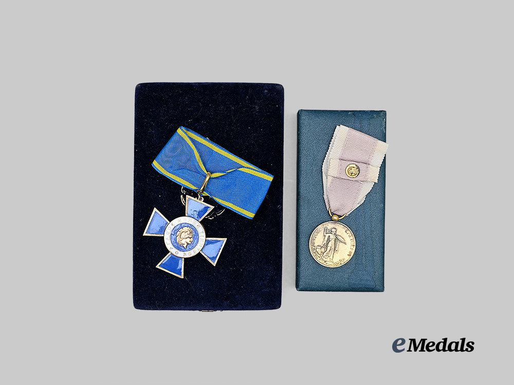 greece,_republic._an_order_of_honour,_commander,_and_athens_municipality_medal_e_medals__m0625-126_4