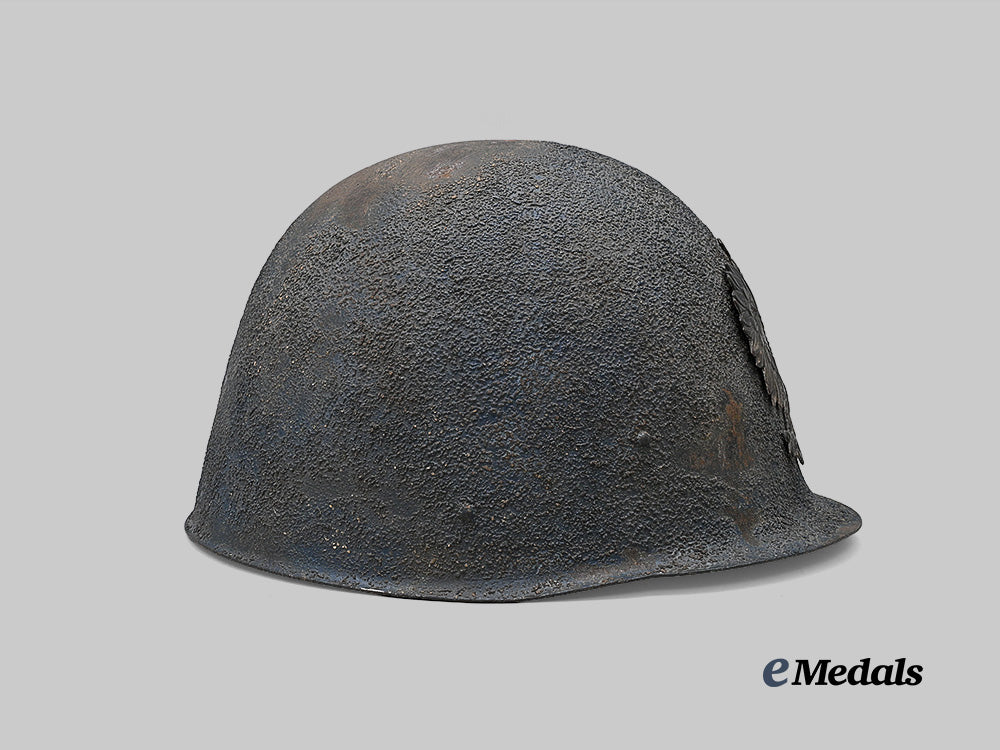 poland,_republic._a_rare_w_z31_steel_border_guard_helmet,_named_e_medals__e_u24348_6