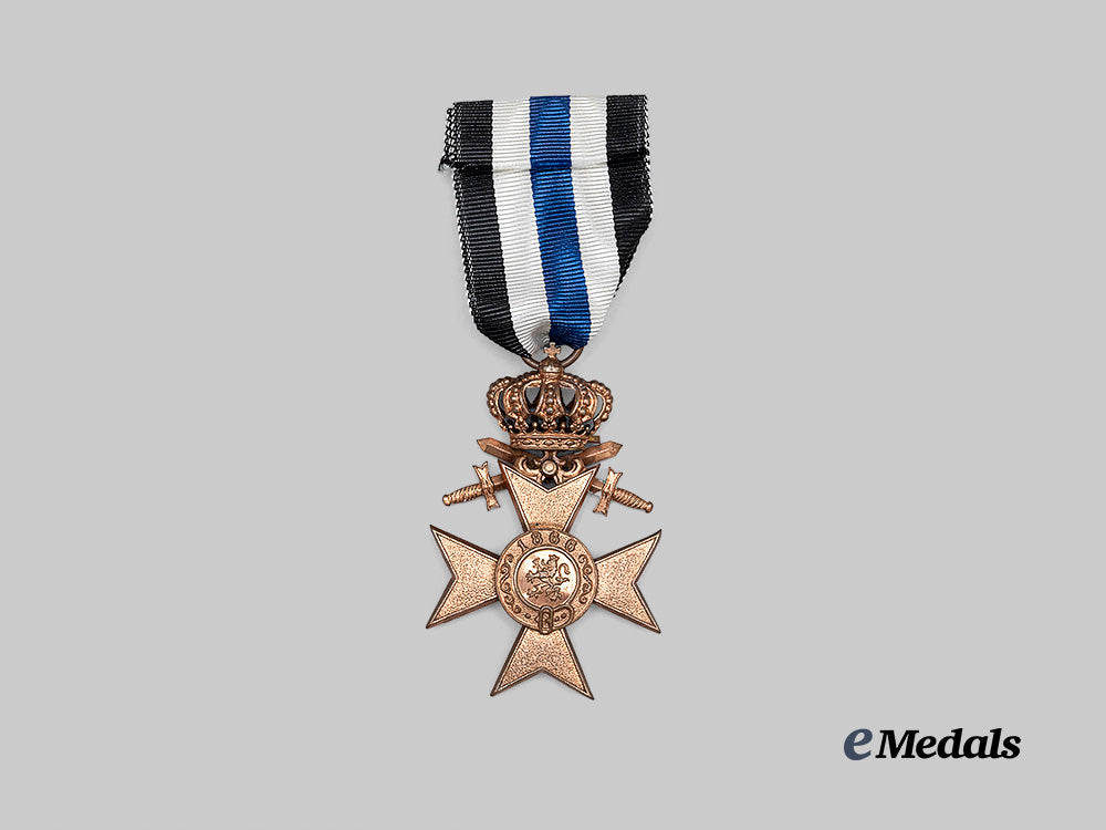 bavaria,_kingdom._a_military_merit_cross,_i_i_i_class_with_swords,_crown,_and_case,_by_jacob_leser_e_medals__g62821_9
