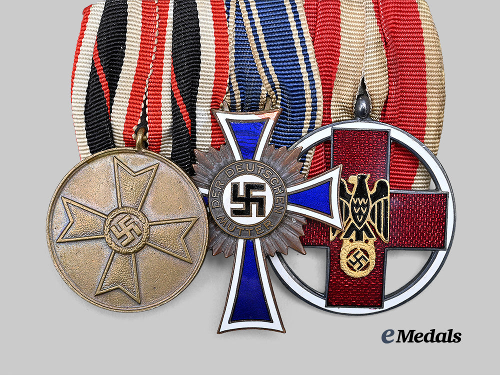 germany,_third_reich._a_rare_mother’s_cross_medal_bar_for_services_to_the_red_cross_and_war_effort_e_medals__g62689_3