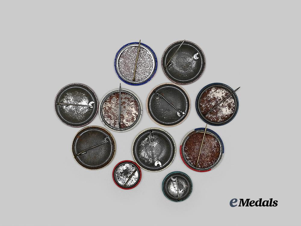 canada._a_lot_of_first&_second_war_allied_patriotic_and_propaganda_badges_e_medals__c3967_3
