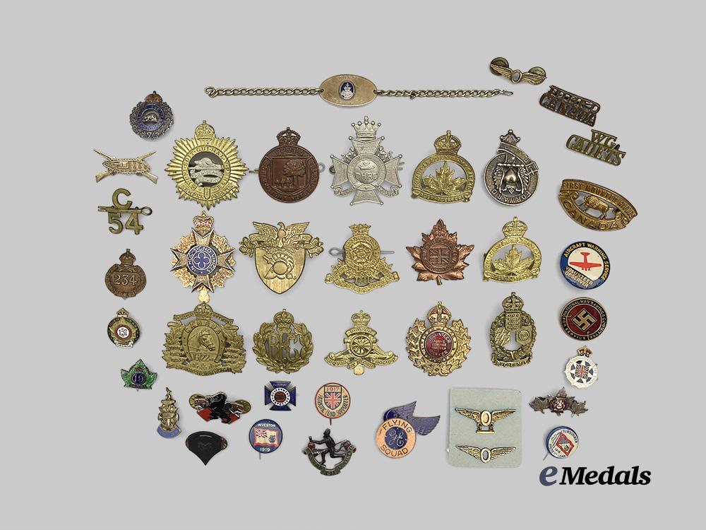 canada._a_lot_of_first_and_second_war_badges_and_insignia_e_medals__c7209_3