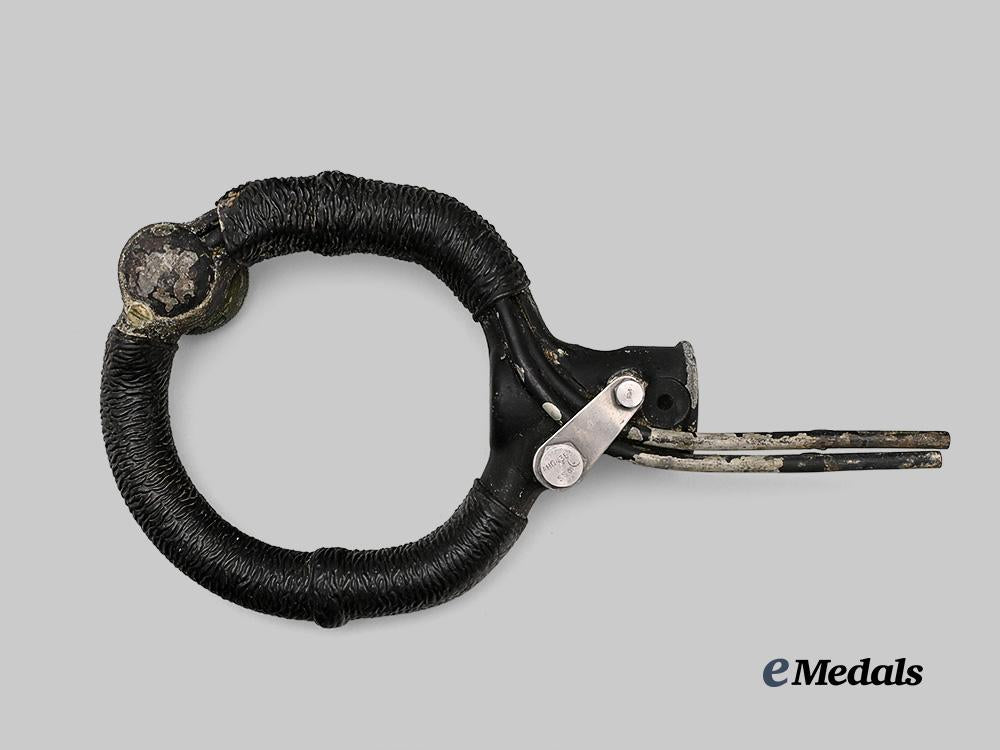 canada,_commonwealth._an_r_c_a_f_harvard_mk_i_and_i_i_spade_grip_e_medals__c7247_2