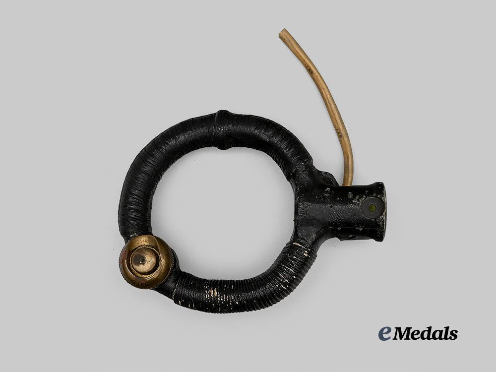 canada,_commonwealth._an_r_c_a_f_hawker_hurricane_spade_grip_e_medals__c7248_2