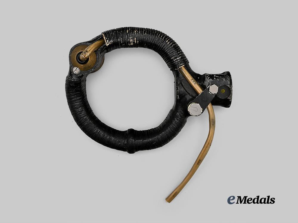 canada,_commonwealth._an_r_c_a_f_hawker_hurricane_spade_grip_e_medals__c7248_3