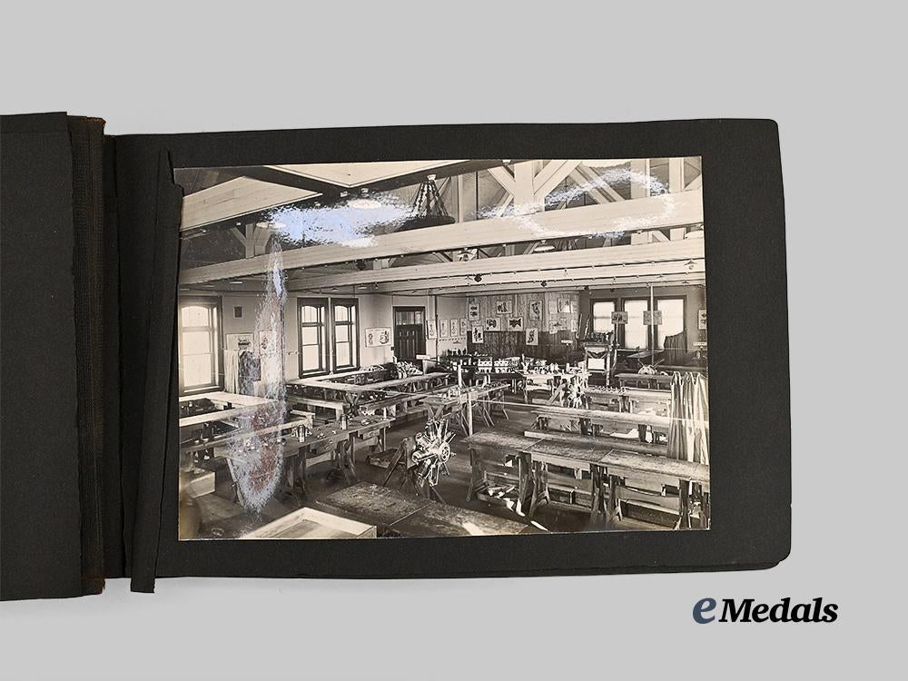 canada,_c_e_f._a_first_war_photo_album_on_no.4_school_of_military_aeronautics_e_medals__c7250_12