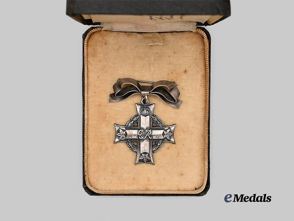 canada,_commonwealth._a_second_war_memorial_cross_to_pilot_officer_hamilton,_k_i_a1944_e_medals__c7267_3