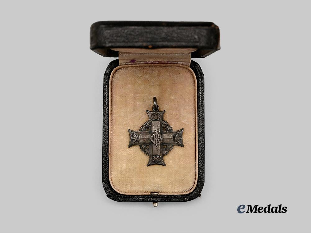 canada,_c_e_f._a_first_war_memorial_cross_to_pte._heron,_c_m_g_c,_k_i_a1918_e_medals__c7333_12
