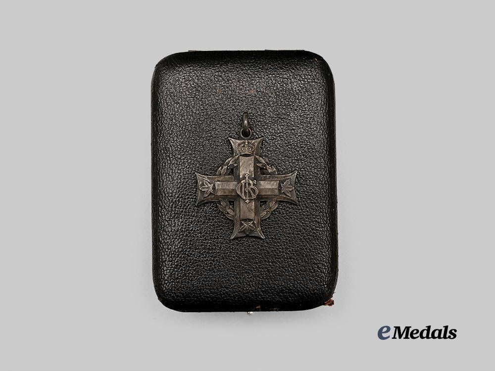 canada,_c_e_f._a_first_war_memorial_cross_to_pte._heron,_c_m_g_c,_k_i_a1918_e_medals__c7333_13