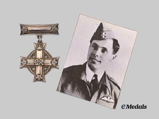canada,_commonwealth._a_second_war_memorial_cross_to_p._o_hawkey_e_medals__c7334_3