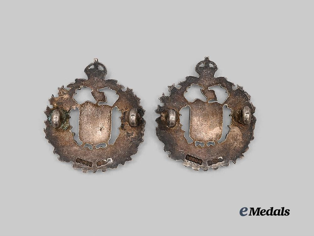 canada,_commonwealth._a_pair_of_lord_strathcona’s_horse_officer’s_collar_badges_e_medals__c7337_3