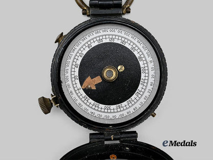 canada,_commonwealth._a_second_war_mk._i_x_prismatic_dry_compass,_canadian_kodak_company,1943_e_medals__c7352_11