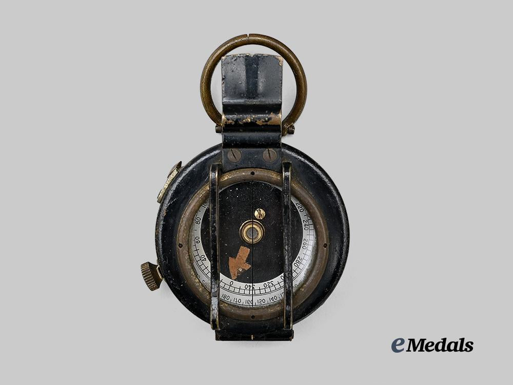 canada,_commonwealth._a_second_war_mk._i_x_prismatic_dry_compass,_canadian_kodak_company,1943_e_medals__c7352_2