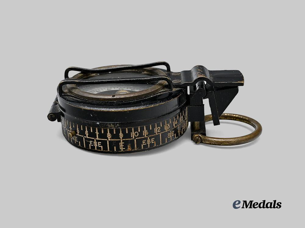 canada,_commonwealth._a_second_war_mk._i_x_prismatic_dry_compass,_canadian_kodak_company,1943_e_medals__c7352_4