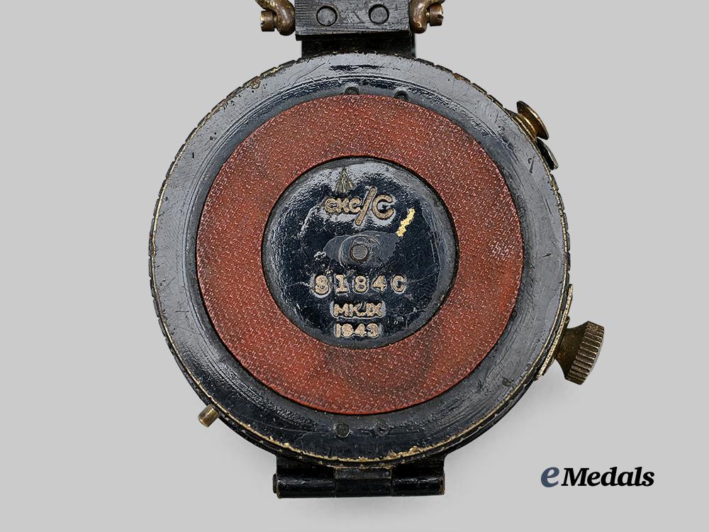 canada,_commonwealth._a_second_war_mk._i_x_prismatic_dry_compass,_canadian_kodak_company,1943_e_medals__c7352_7